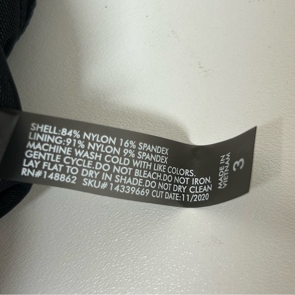 Torrid Wireless Shine Triangle Bikini Top Snakeskin 3 3X Convertible Stretch Vac - Picture 8 of 9